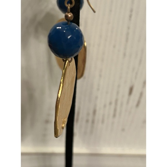 Kenneth Jay Lane Hammered Gold Medallion & Blue Agate Pierce Wire Earring Signed - Picture 3 of 13